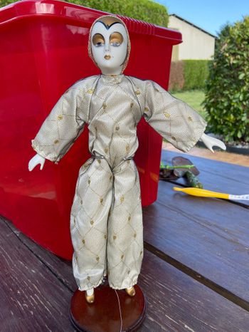 Arlequin en porcelaine