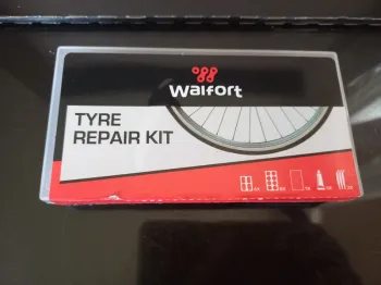 Lot accessoires vélo – éclairage et kit anti-crevaison