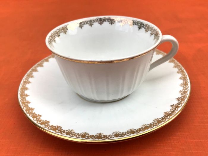 Tasse / Soucoupe à café ancienne Véritable Porcelaine de Luxe Royal ADP France - photo numéro 2