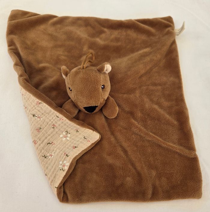 Doudou Ecureuil/ Castor carre plat marron et lange beige fleuri - Doucet - photo numéro 2