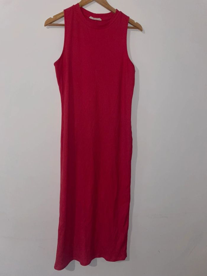 Robe longue sans manche rose col rond