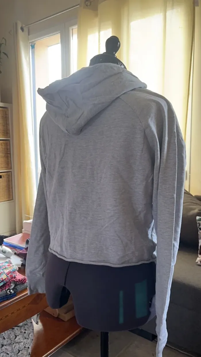 Pull gris - photo numéro 2