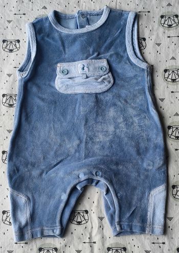 Barboteuse en velours taille 3 mois