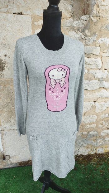 Robe grise pull hiver Hello Kitty Sanrio 16 ou S y2k