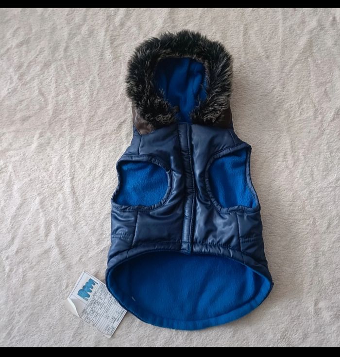 Manteau pour chien d'environ 27 X 23 cm