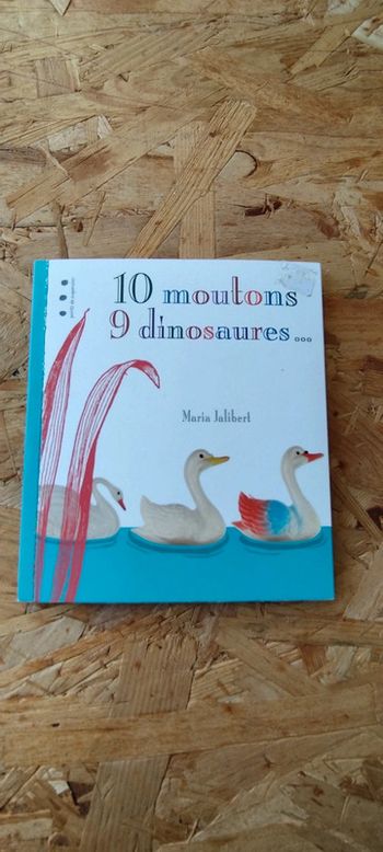 Livre 10 moutons 9 dinosaures