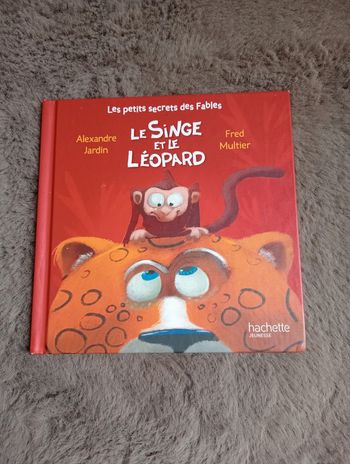 Livre Hachette le singe et le léopard