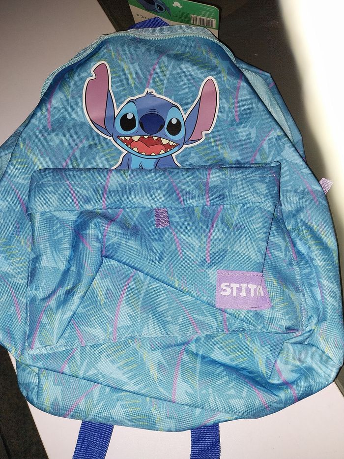Cartable stitch neuf - photo numéro 2