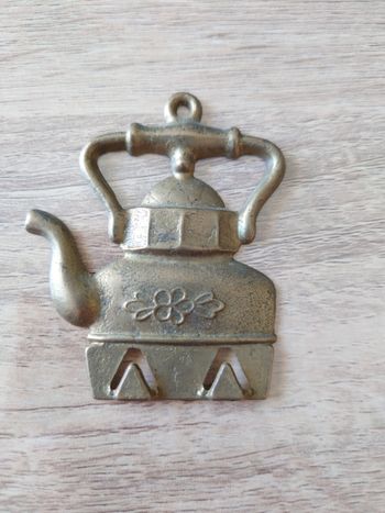Accroche torchon vintage en métal
