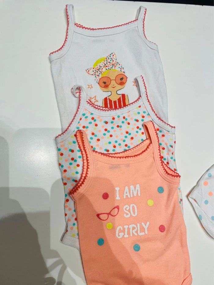 Lot bodies été + 1 short 3 mois - photo numéro 6