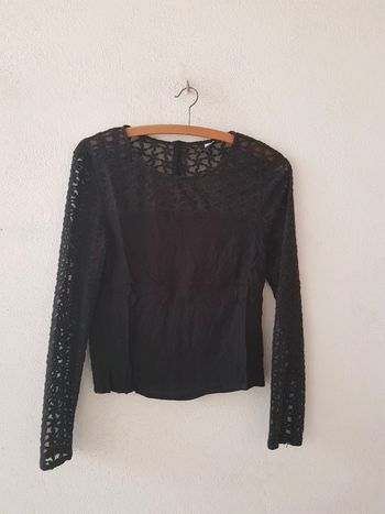 Top noir court noir et en dentelle