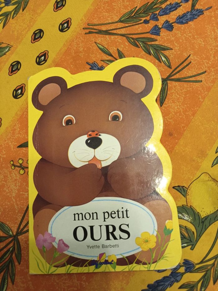 Livre en carton mon petit ours