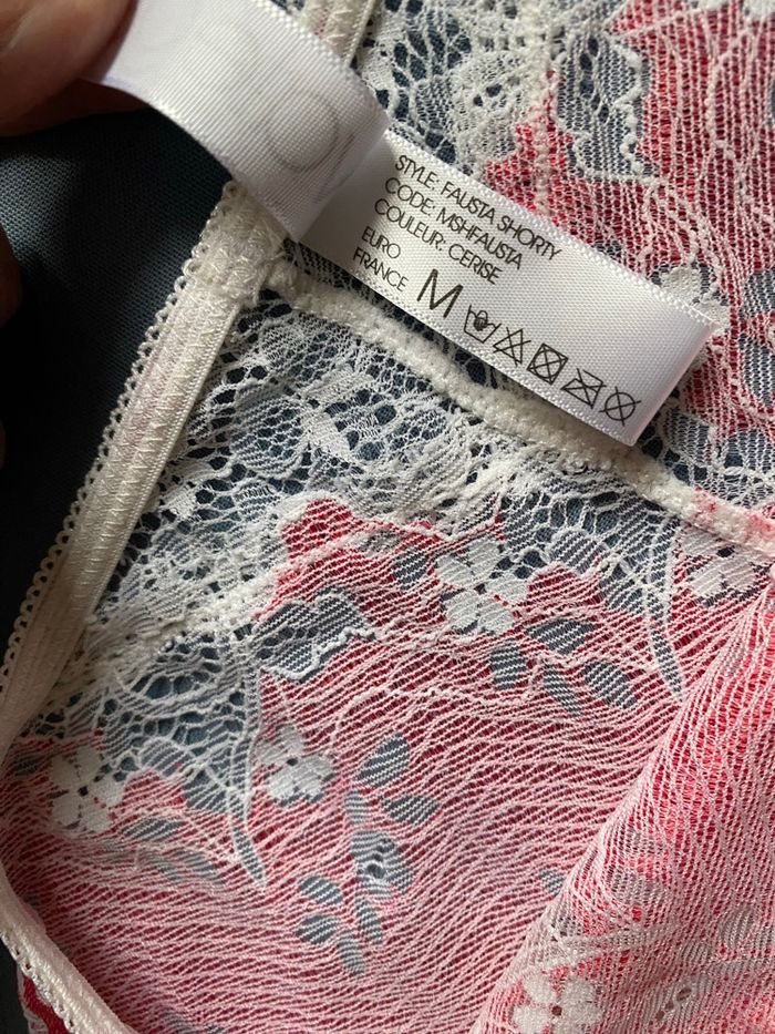 Ensemble lingerie soutien-gorge et tanga neuf - photo numéro 4
