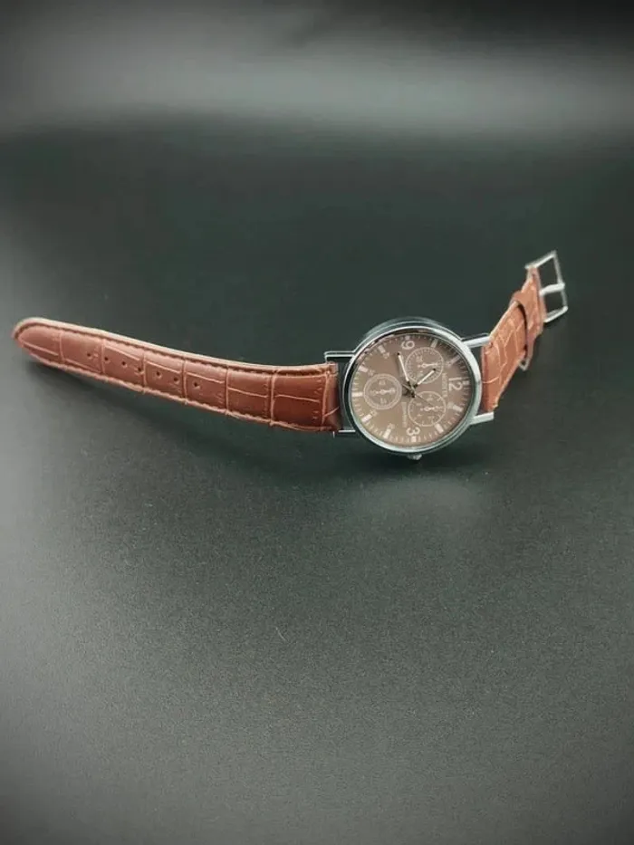 Montre marron intégrale, homme sportif rétro - photo numéro 3