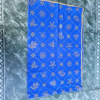 Nappe bleue Francoise Saget 1m90 par 1m50 et ses 12 serviettes 42cm par 42cm