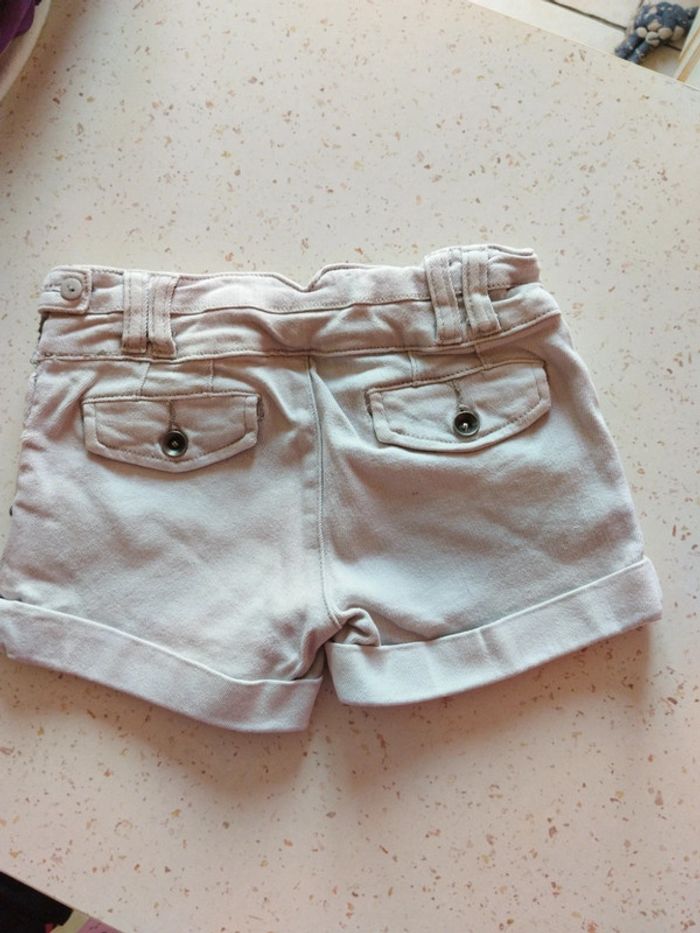 Short fille - photo numéro 3