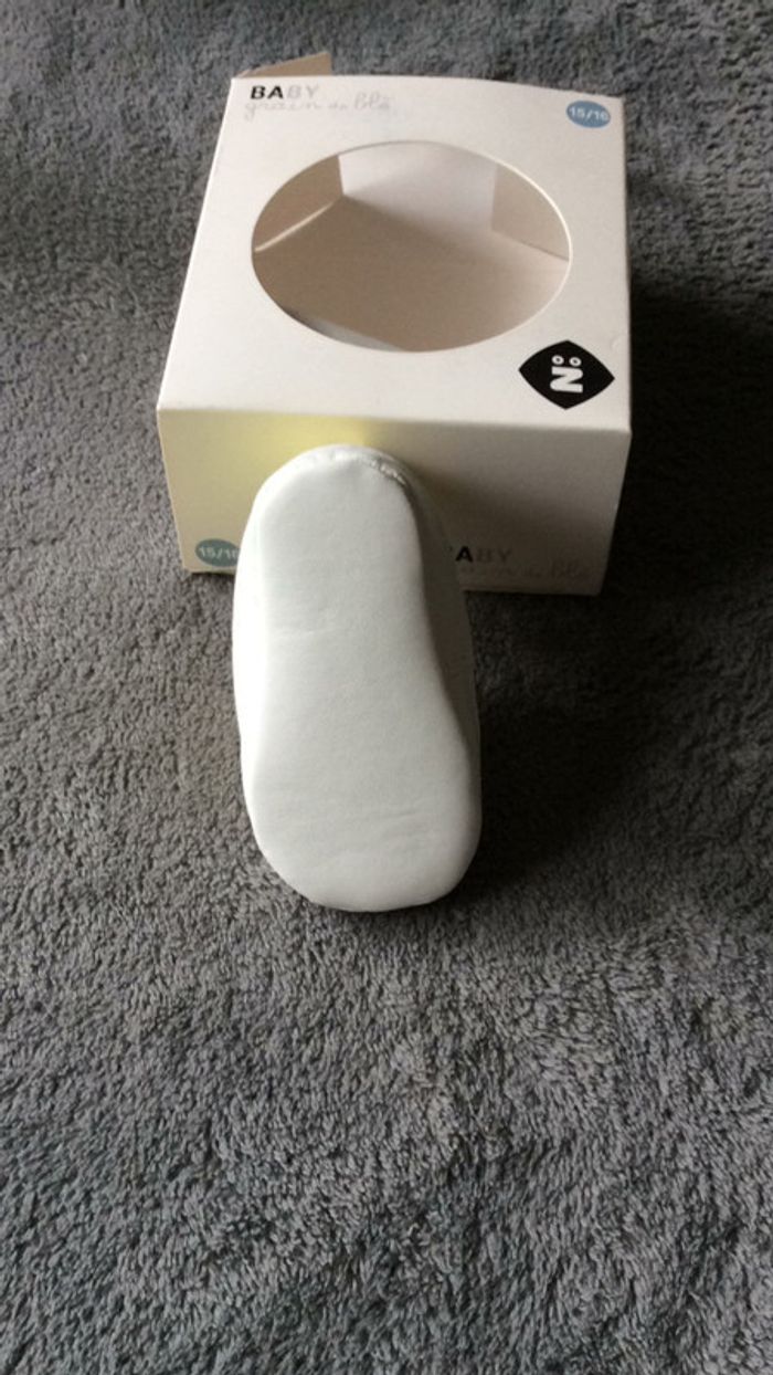 Chaussures bébé neuves - photo numéro 3