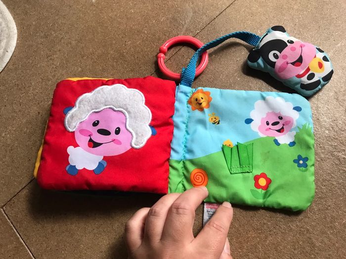 Livre d’éveil Fisher Price la ferme - photo numéro 8