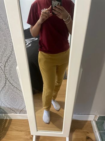 Jogging Nike couleur moutarde