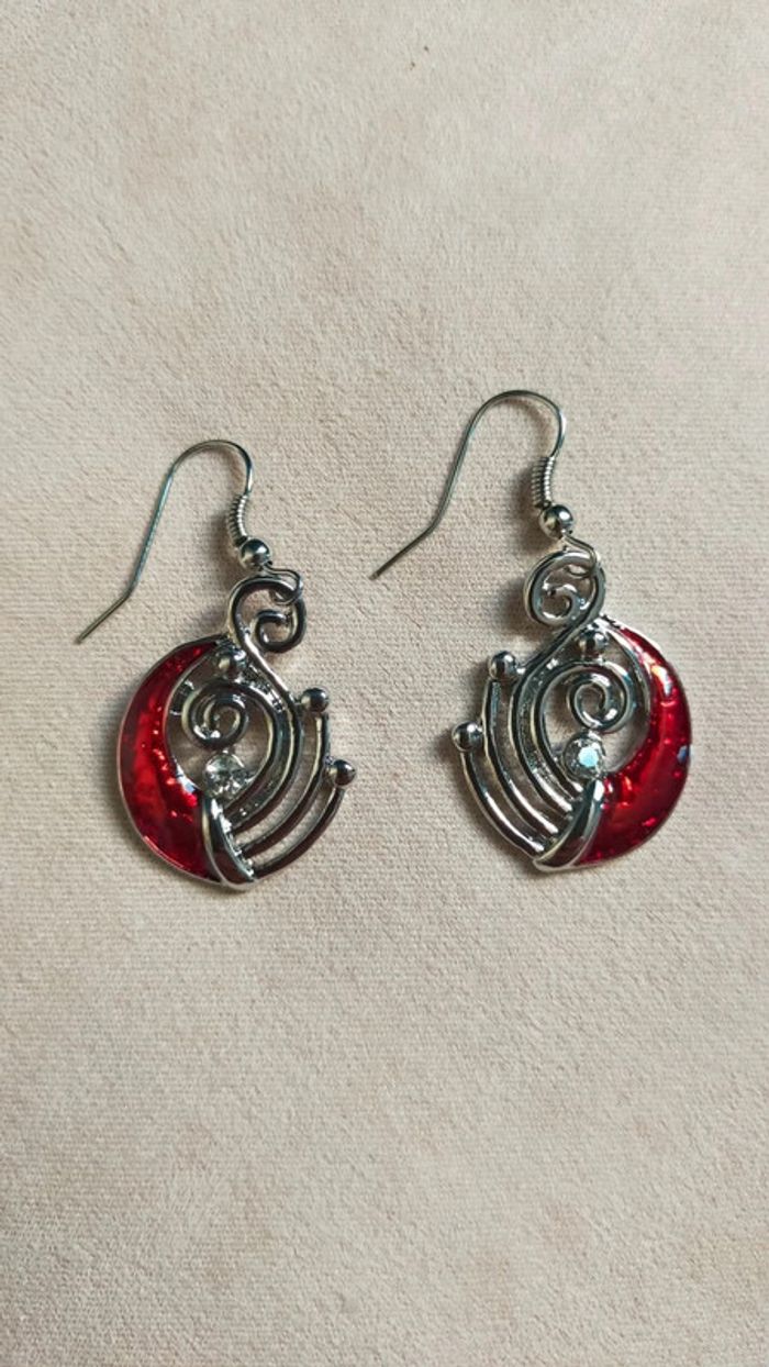 Parure pendentif + boucle d’oreille – Tourbillons rouge, orange et argenté avec strass - photo numéro 6