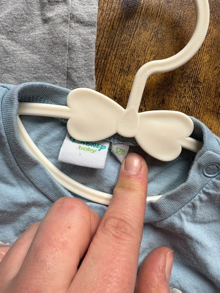 2 teeshirt Mickey 12m - photo numéro 3