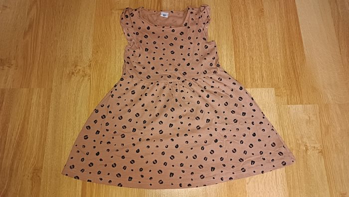 robe légère taille 92 cm
Très peu porté