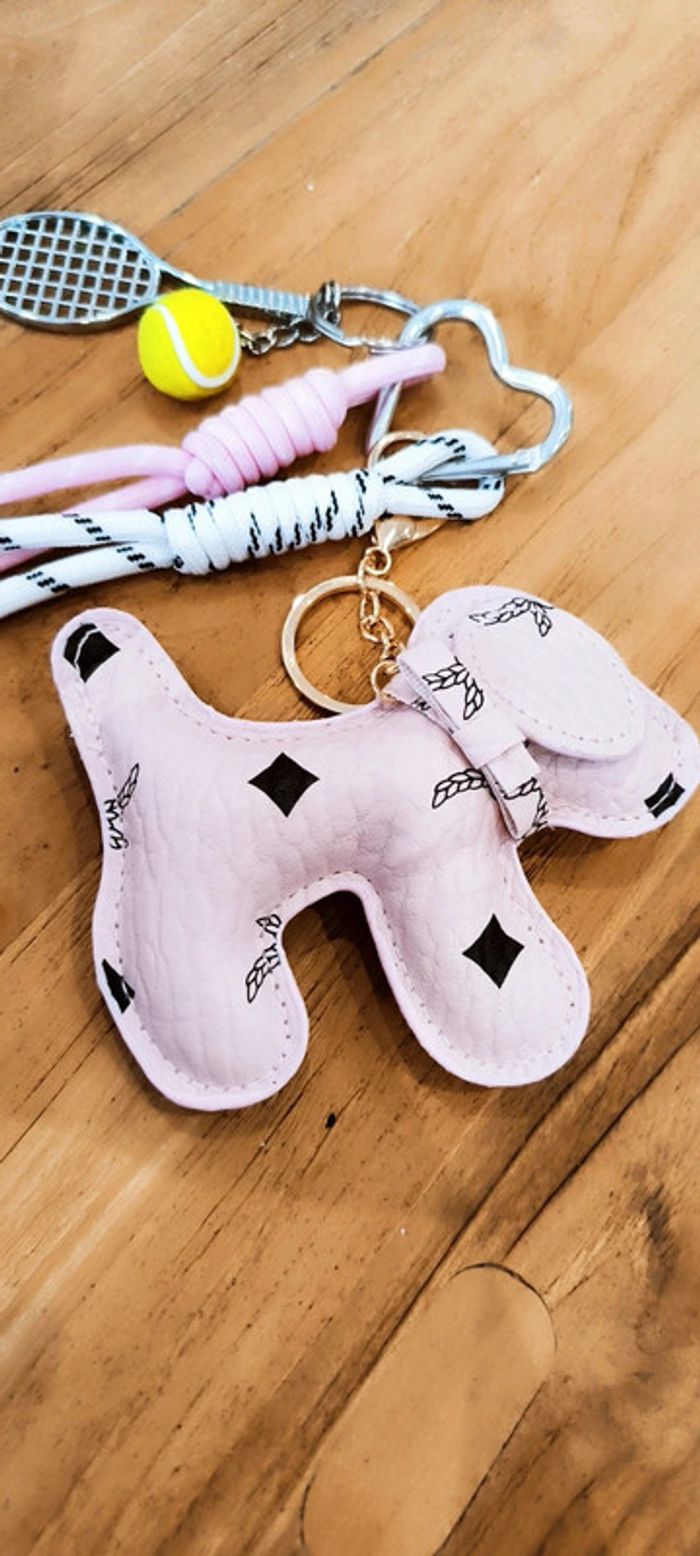 Grigri de sac rose et blanc chien tennis - photo numéro 3