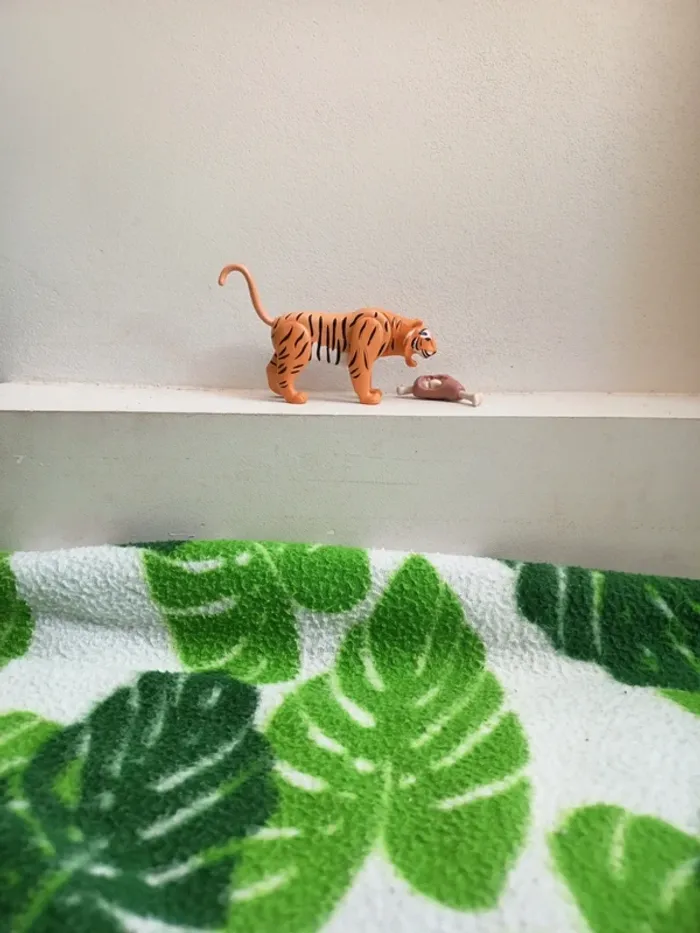 tigre et bout de viande playmobil - photo numéro 2