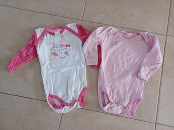 Lot de 2 bodies Absorba 18 mois