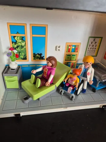 Clinique Playmobil