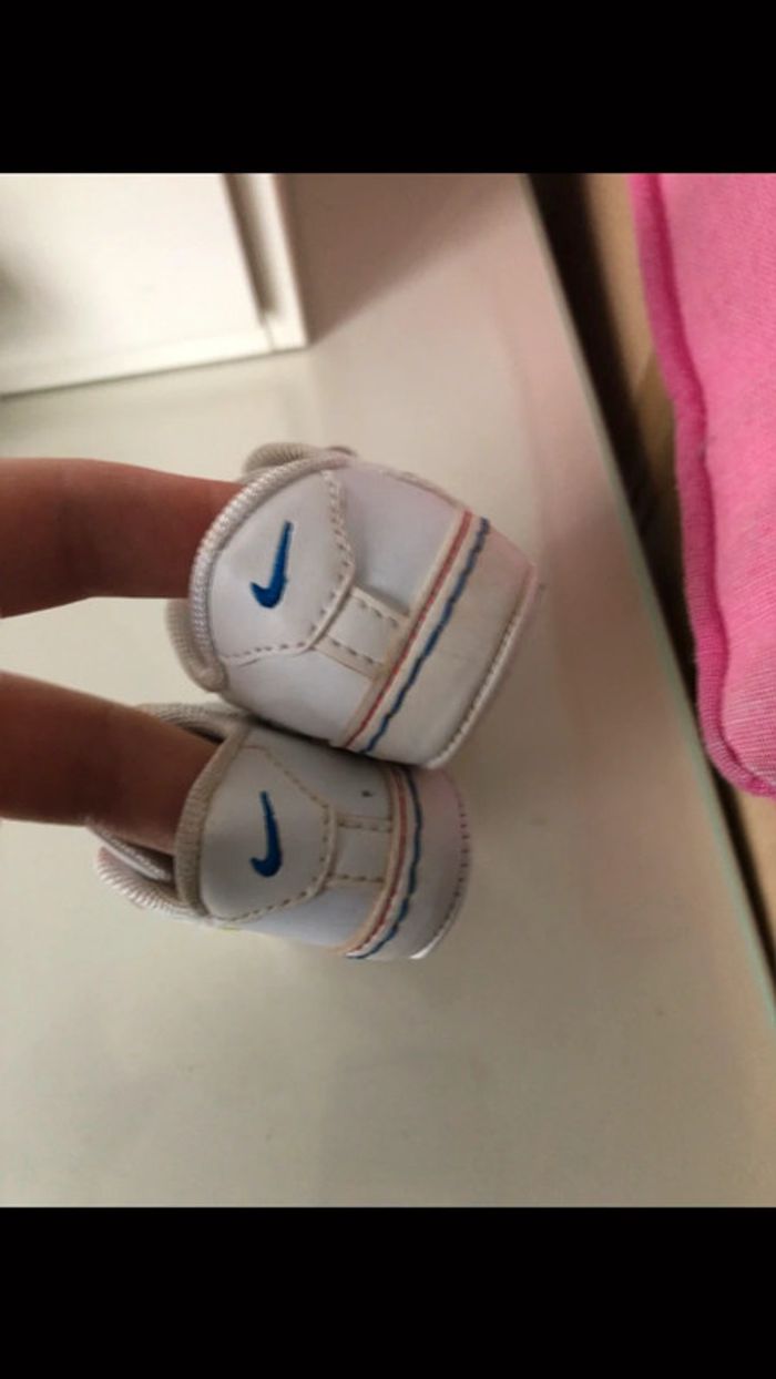 Basket Nike bébé taille 16 - photo numéro 3