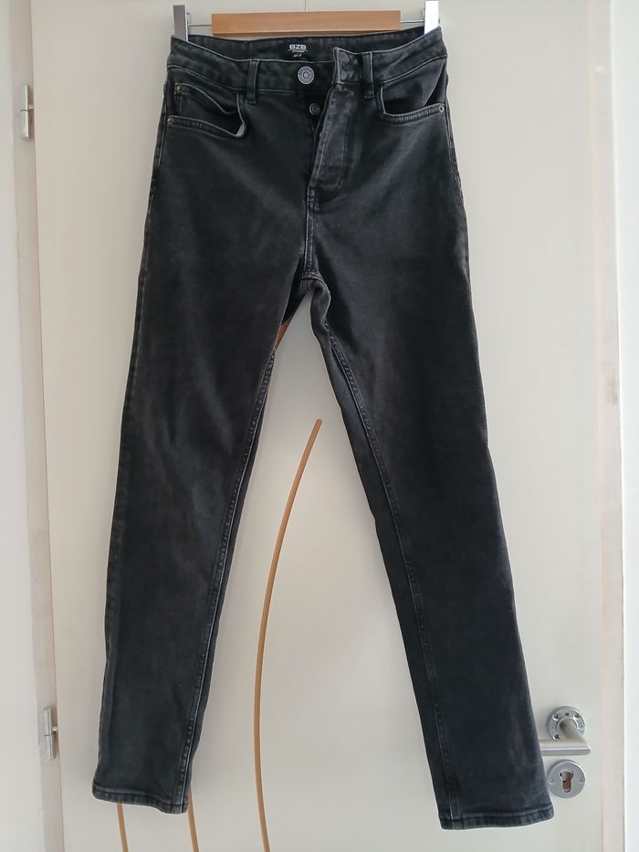 Jean BZB Taille 34 coupe straight