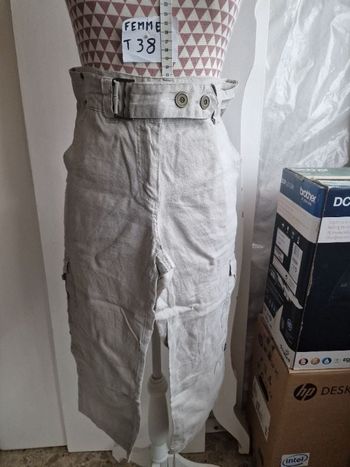 Pantalon fluide,type cargo, taille standard, beige, en rami, en très très bon état, longueur 76cm