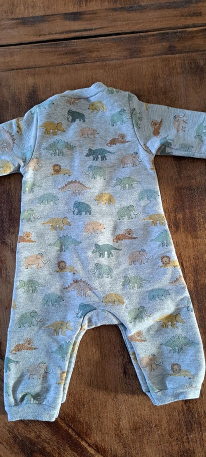 Combinaison Bouchara 1mois - photo numéro 4