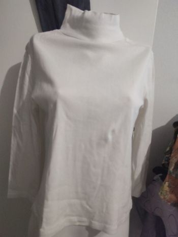 #kytie38homme. Col coulé sous pull taille 38