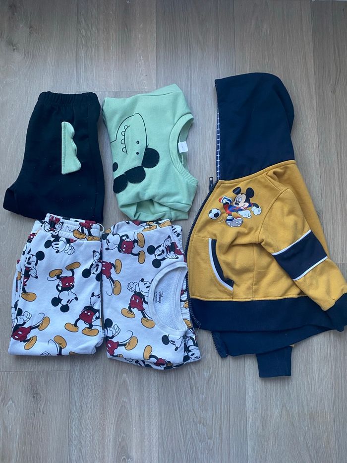 Lot vêtements garçon 12 mois - photo numéro 2