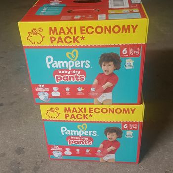 Lot  couches Pampers pants T6