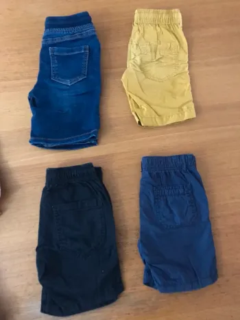 Lot 4 shorts 3 ans
