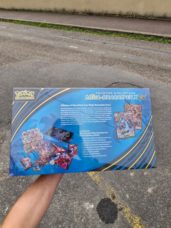 UPC Coffret Dresseur d'Elite pokémon flammes fantasmagoriques - photo numéro 2