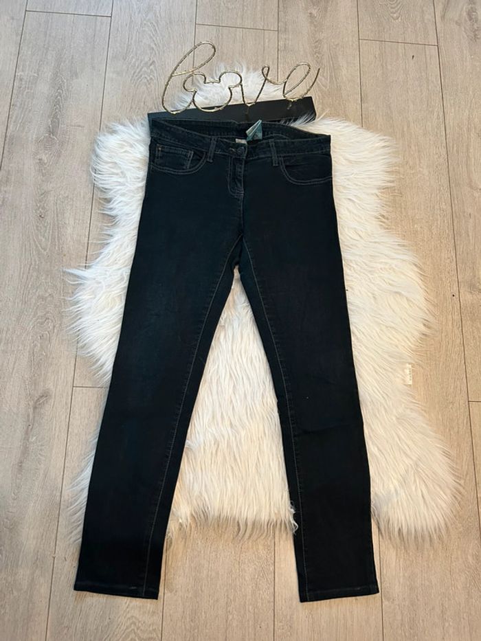 Très beau jeans bleu marine 🥰 taille 36 camaieu