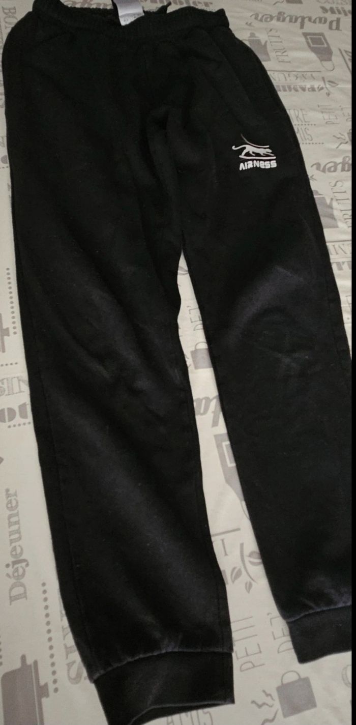 Vend lot de 4 joggings, 1 robe, 1 veste, 2 jean, 1 pantalon  en stresh  filles 12ans - photo numéro 10