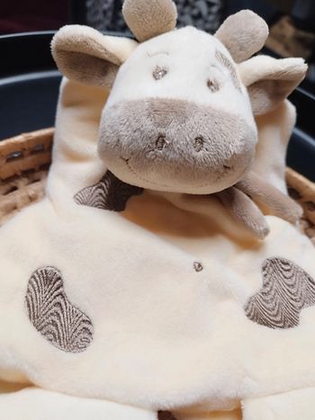 Doudou marionnette vache Bellodoux