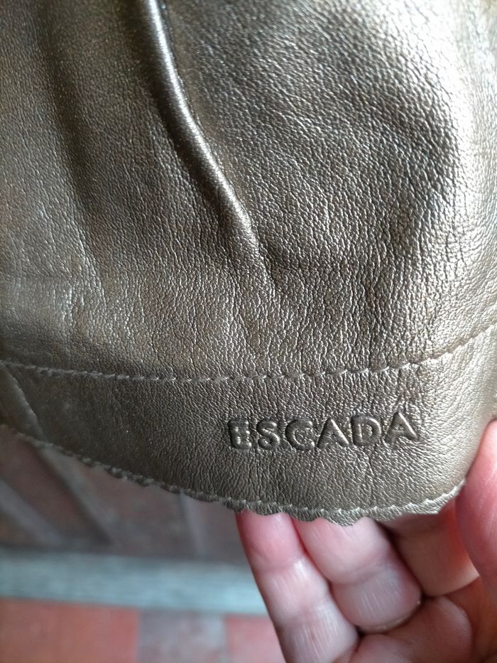 Très belle jupe cuir Escada 4 ans - photo numéro 2