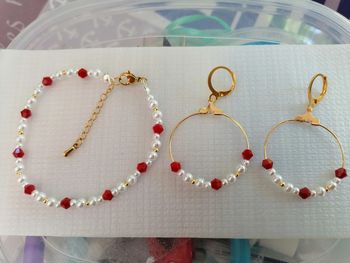 Bracelet et ses boucles d'oreilles créoles