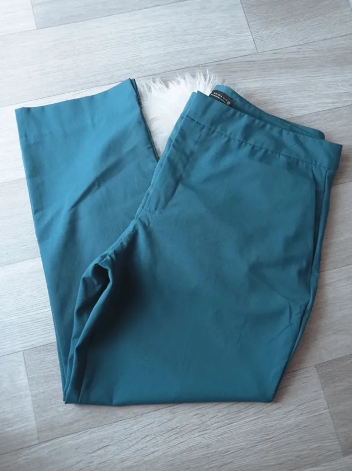Pantalon court 7/8ème chonos stretch vert canard turquoise T.44 Zara