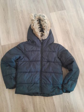 Doudoune capuche fausse fourrure taille 12 ans 🌺