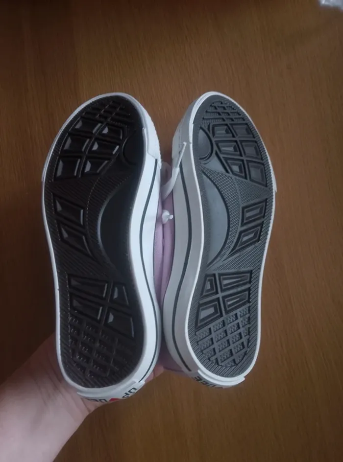Chaussures Baskets neuves - Fille 33 - photo numéro 4