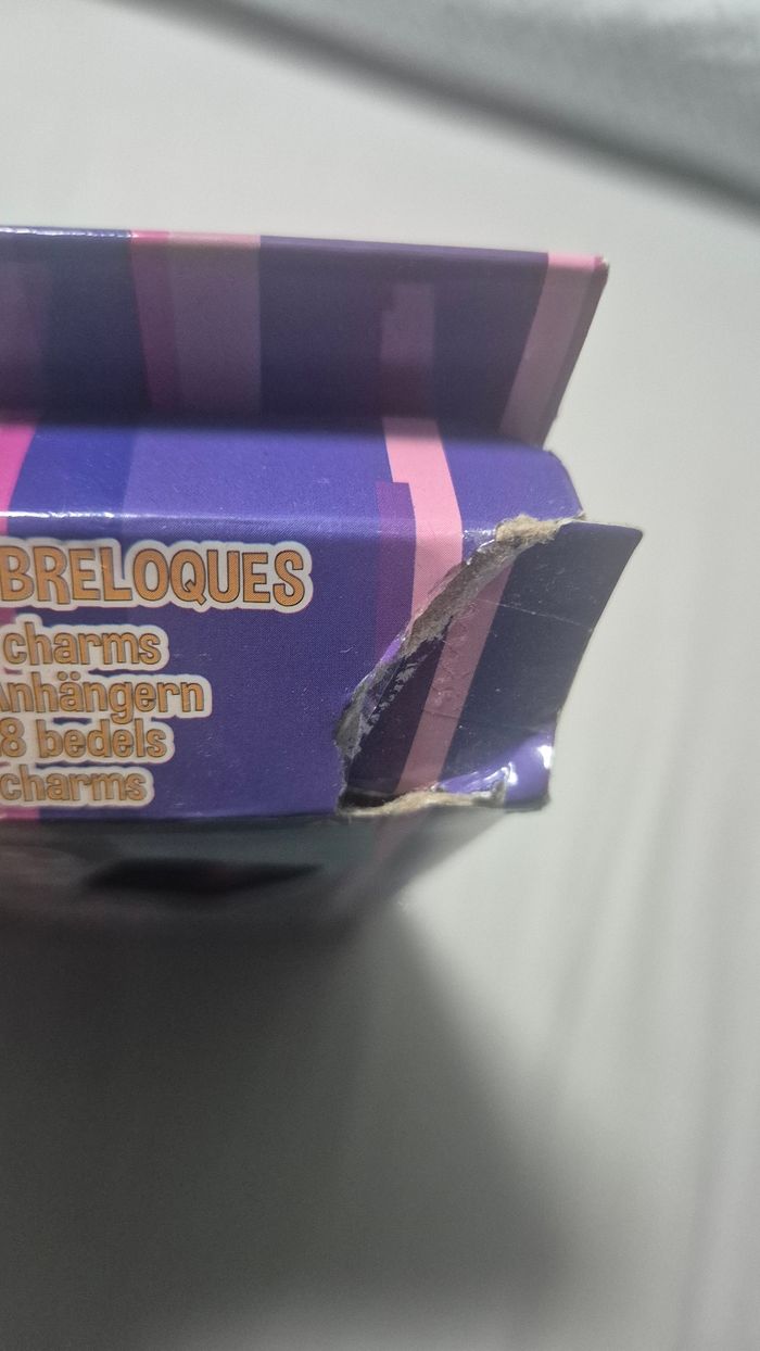 3 bracelets avec 18 breloques Chica vampiro - photo numéro 6