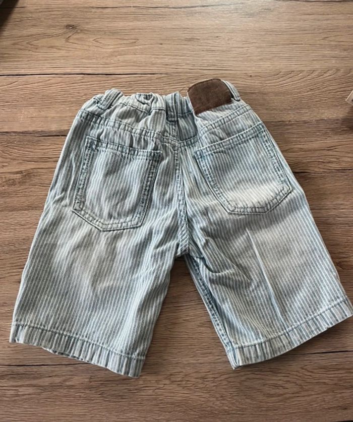 Bermuda / short long effet jean rayé – Kiabi – 8 ans - photo numéro 3