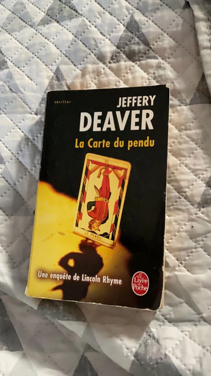 # la carte du pendu Jeffery Deaver. ) - photo numéro 2